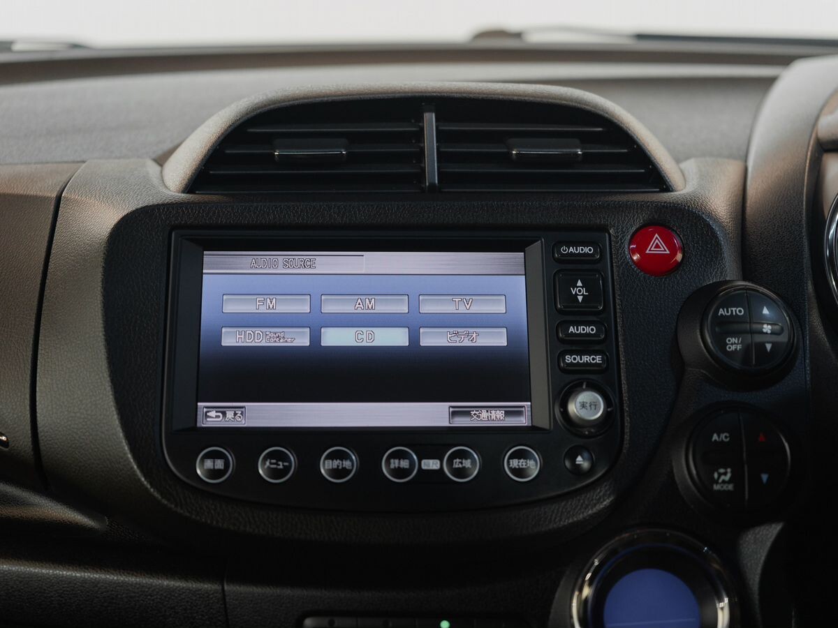 Honda Fit Shuttle 2012 - фото автомобиля