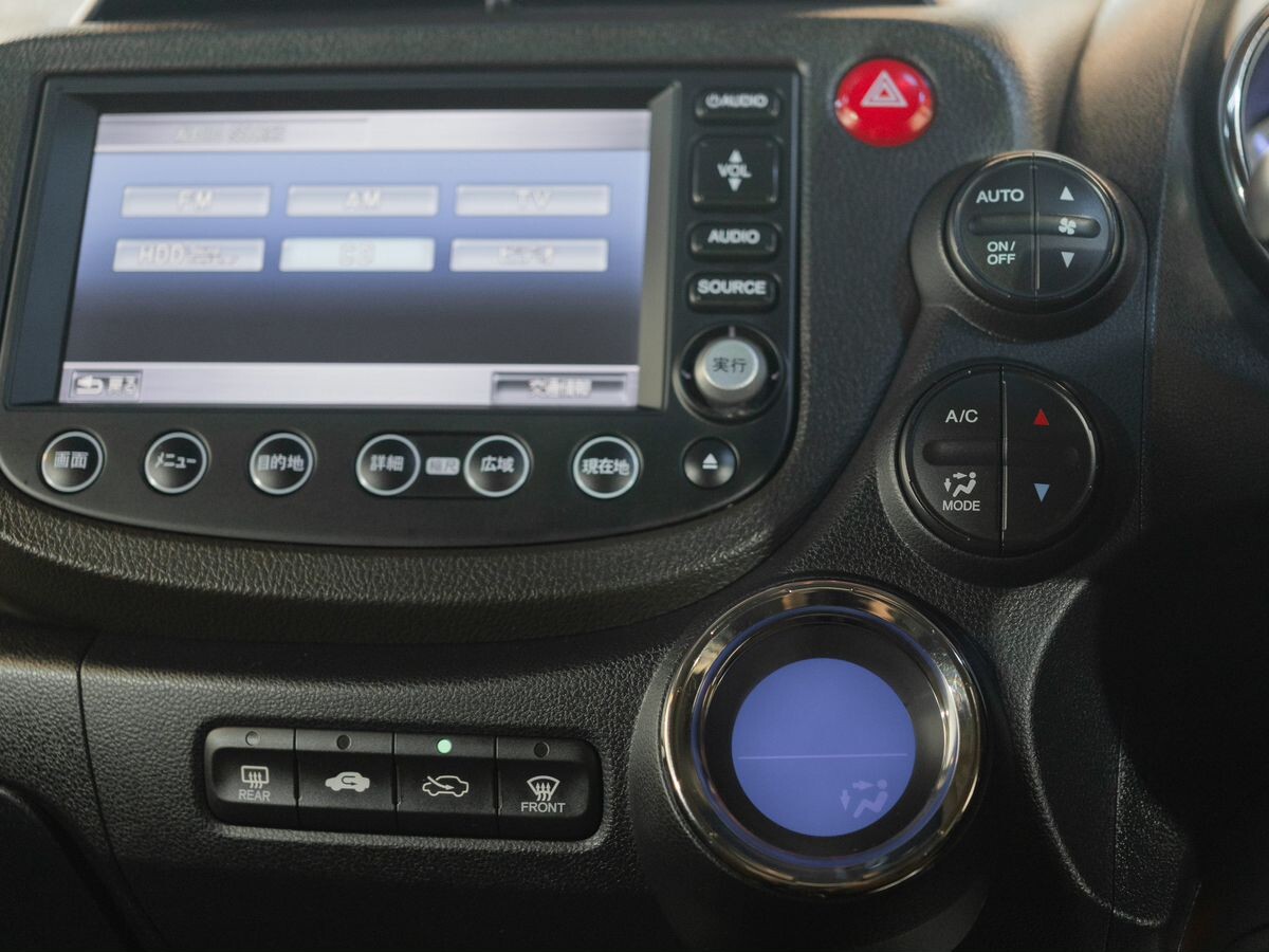 Honda Fit Shuttle 2012 - фото автомобиля