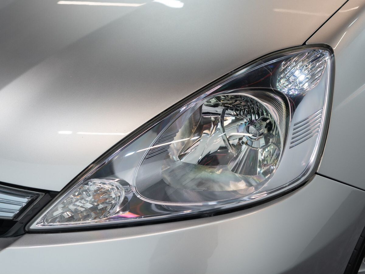 Honda Fit Shuttle 2012 - фото автомобиля