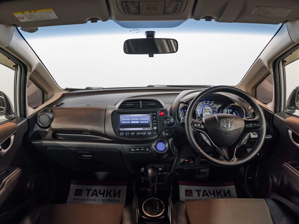 Honda Fit Shuttle 2012 - фото автомобиля