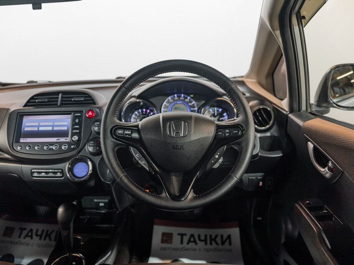 Honda Fit Shuttle 2012 - фото автомобиля