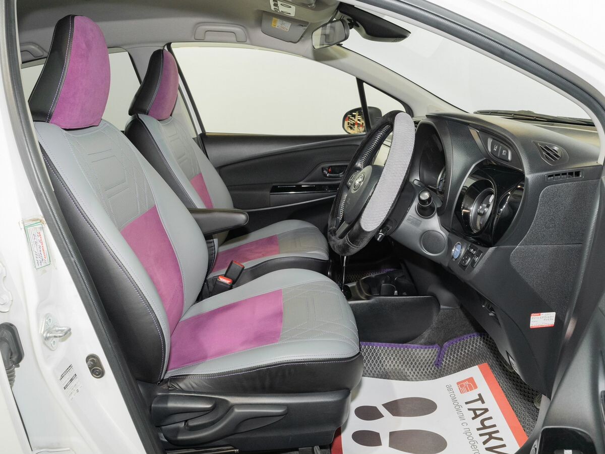 Toyota Vitz 2017 - фото автомобиля