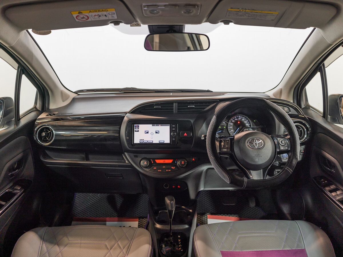 Toyota Vitz 2017 - фото автомобиля