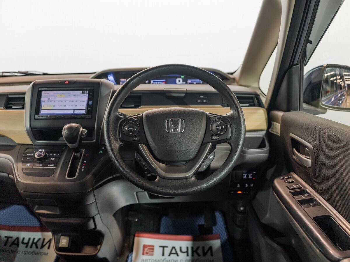 Honda Freed 2017 - фото автомобиля