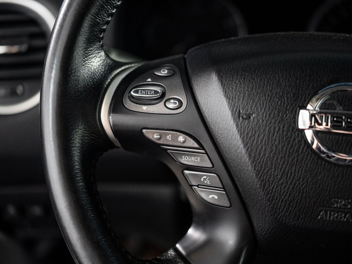 Nissan Pathfinder 2015 - фото автомобиля