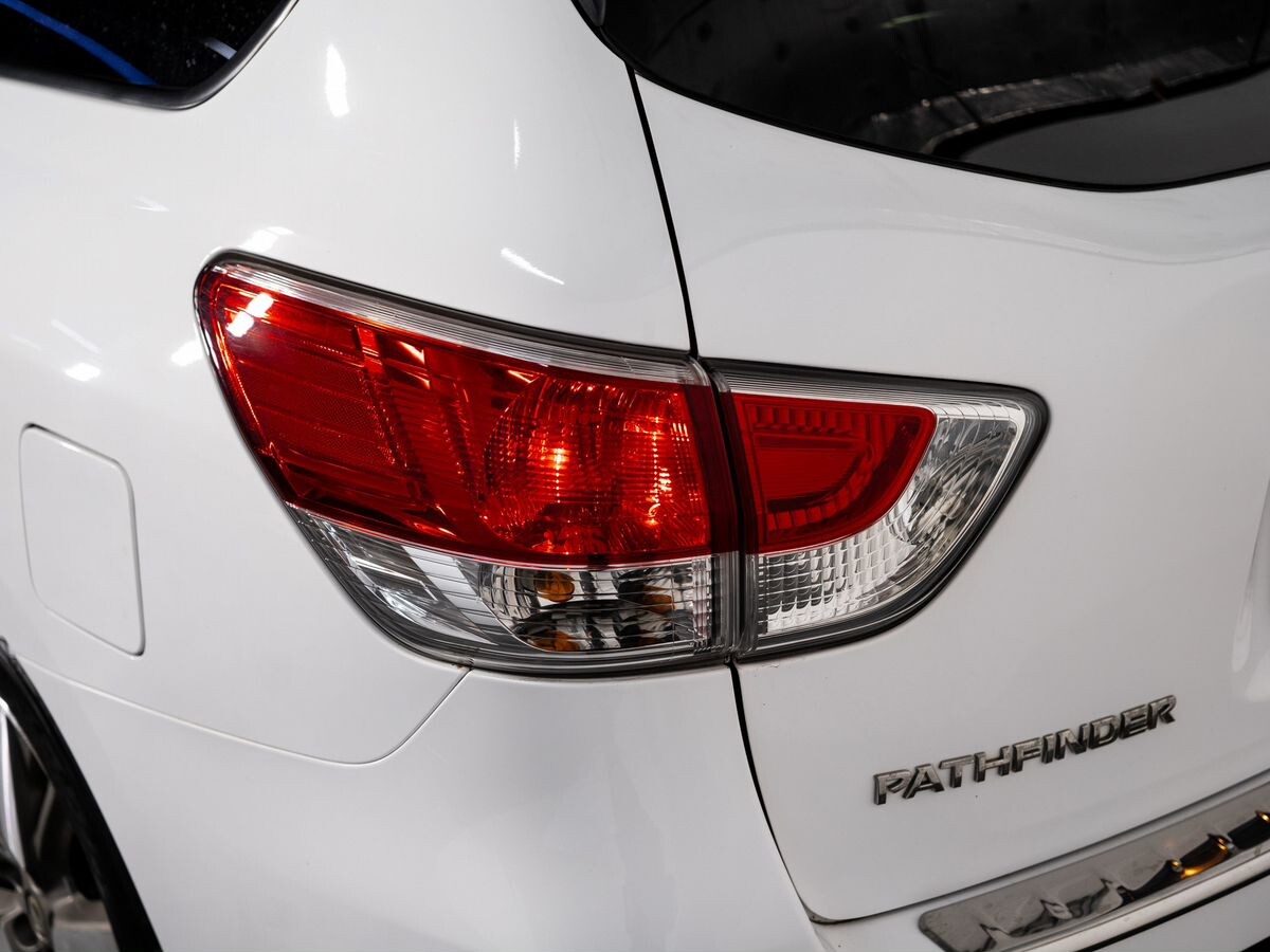 Nissan Pathfinder 2015 - фото автомобиля