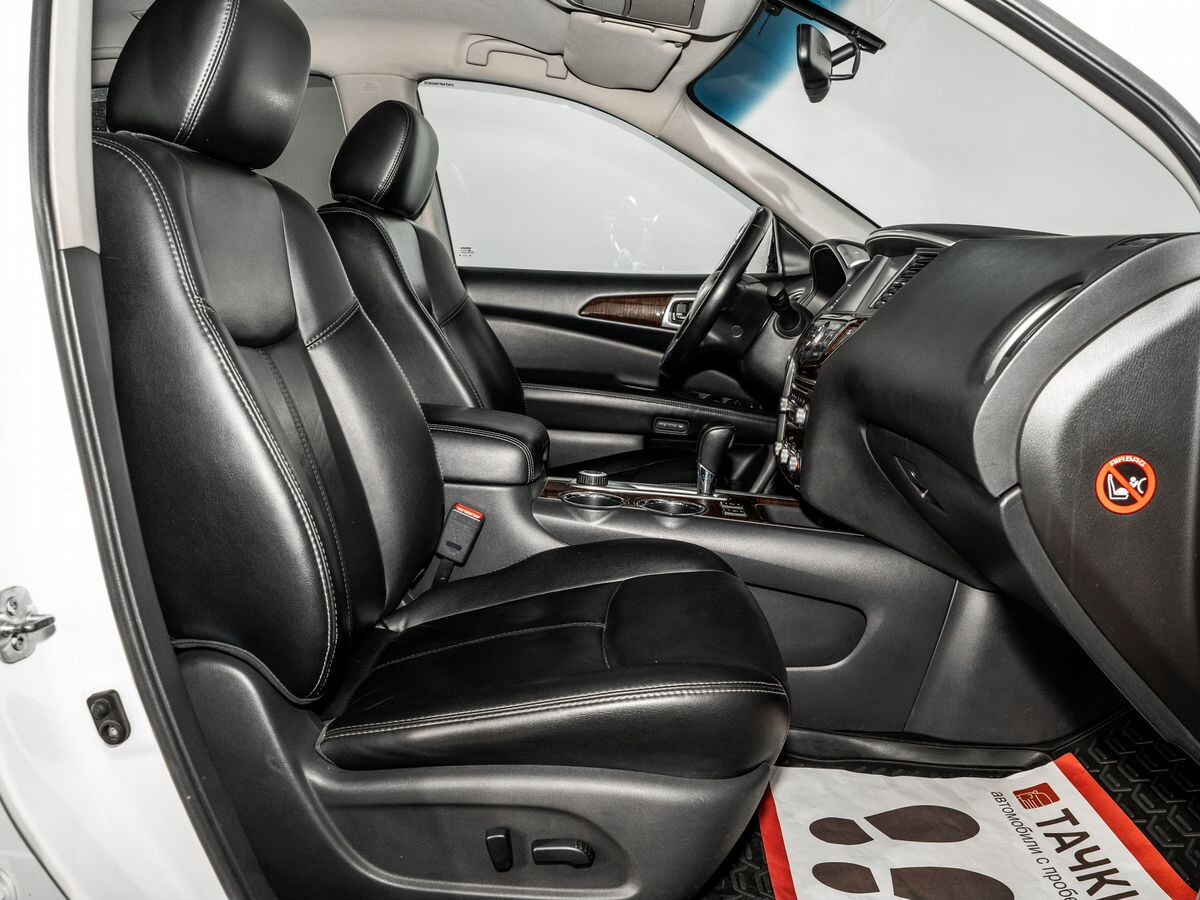 Nissan Pathfinder 2015 - фото автомобиля