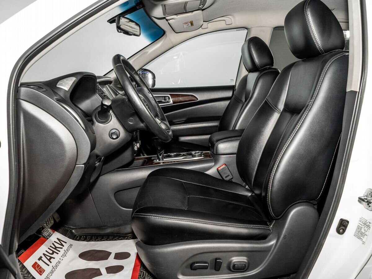 Nissan Pathfinder 2015 - фото автомобиля