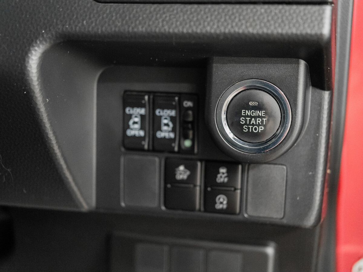 Toyota Tank 2018 - фото автомобиля