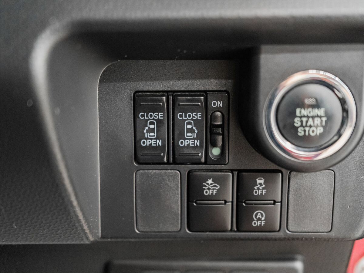 Toyota Tank 2018 - фото автомобиля
