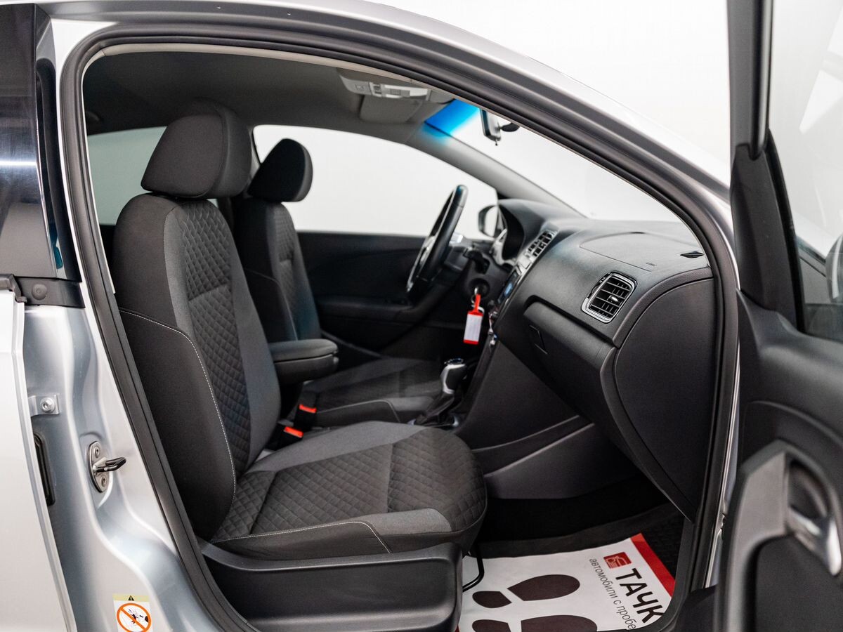 Volkswagen Polo 2019 - фото автомобиля