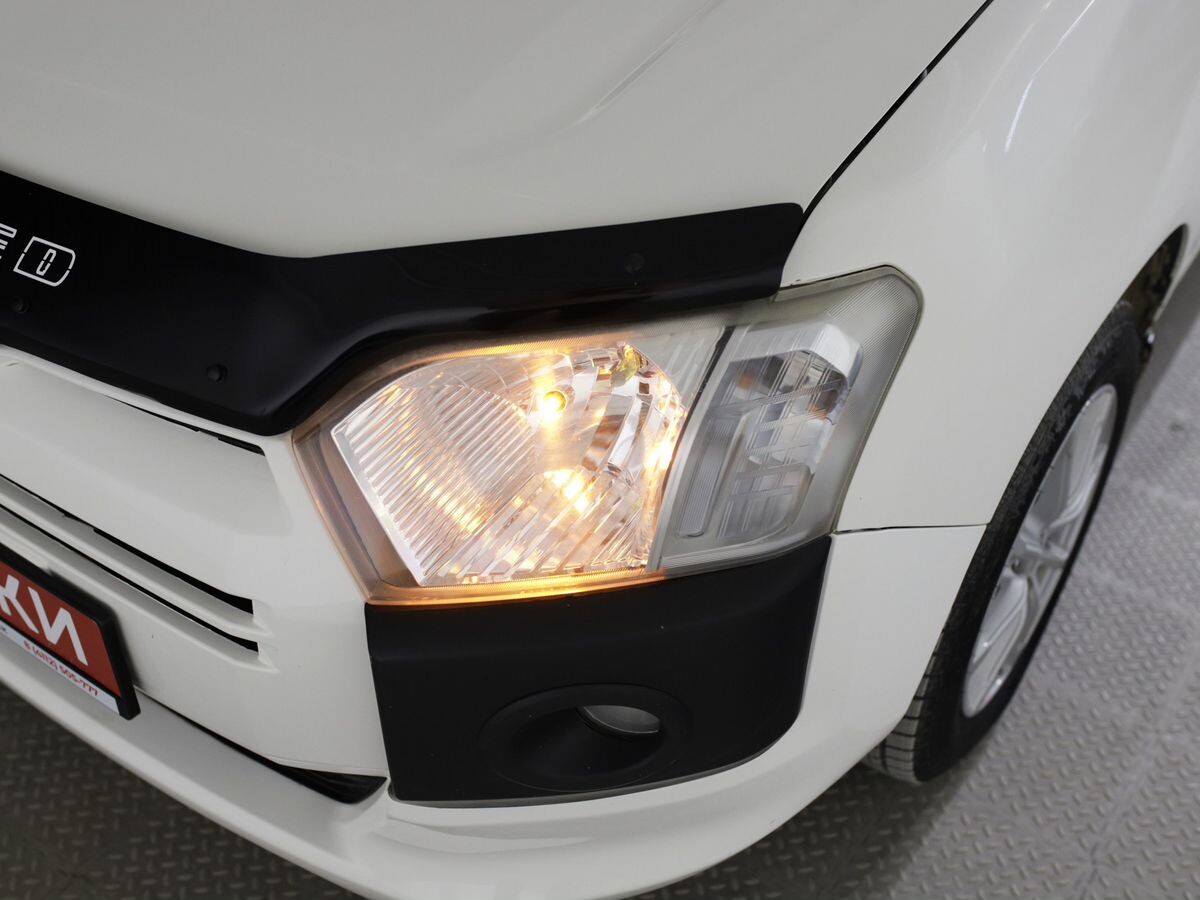 Toyota Succeed 2015 - фото автомобиля