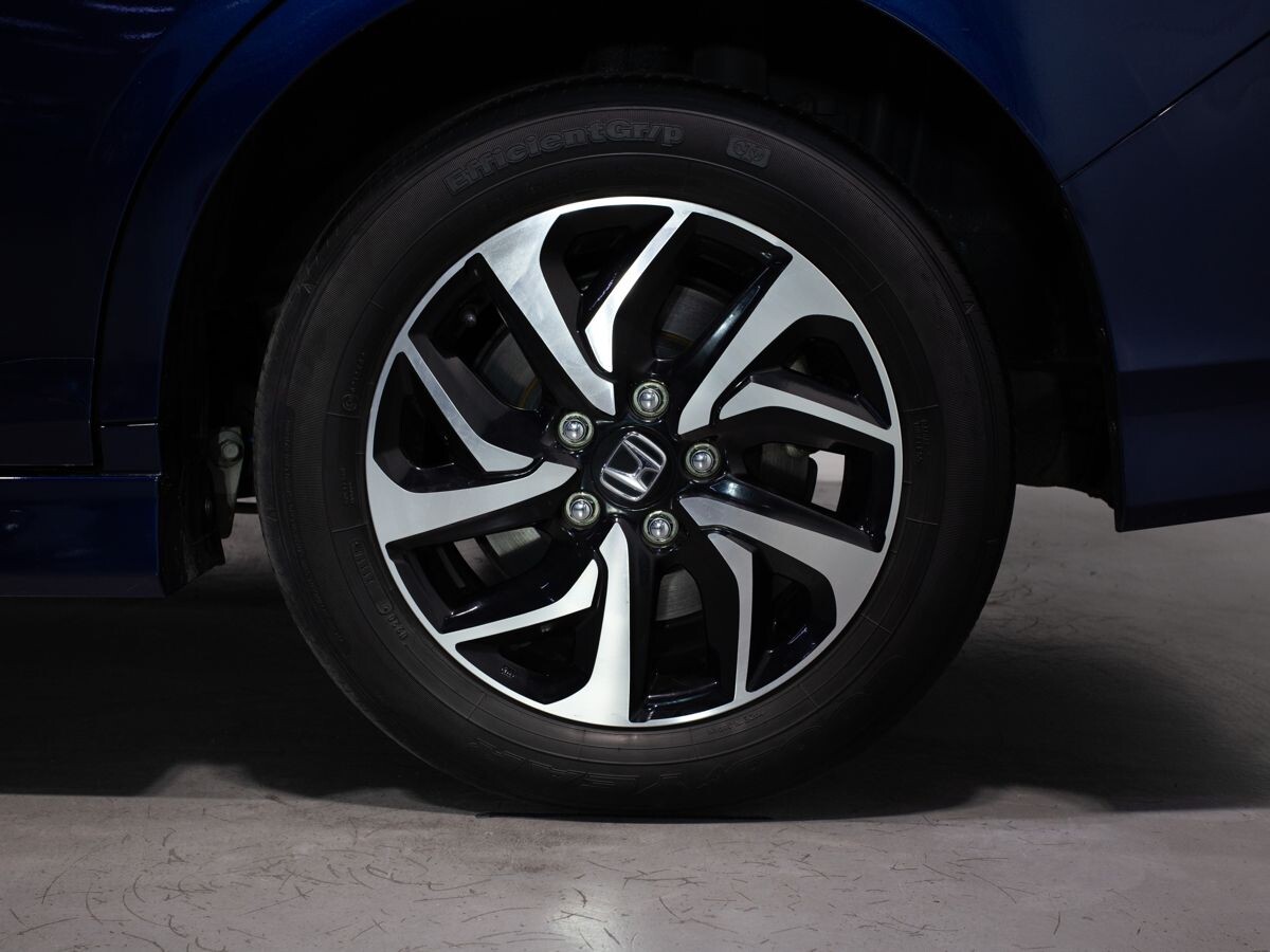 Honda Stepwgn 2018 - фото автомобиля