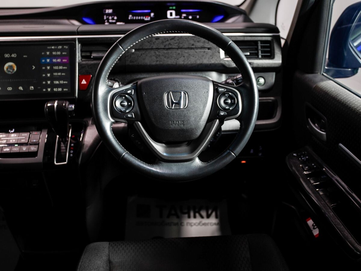 Honda Stepwgn 2018 - фото автомобиля
