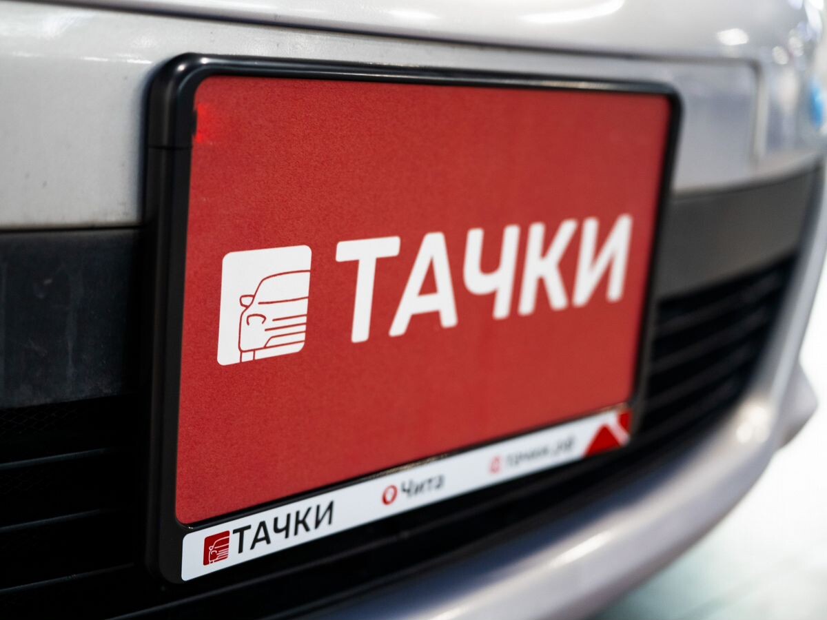 Toyota Vitz 2013 - фото автомобиля