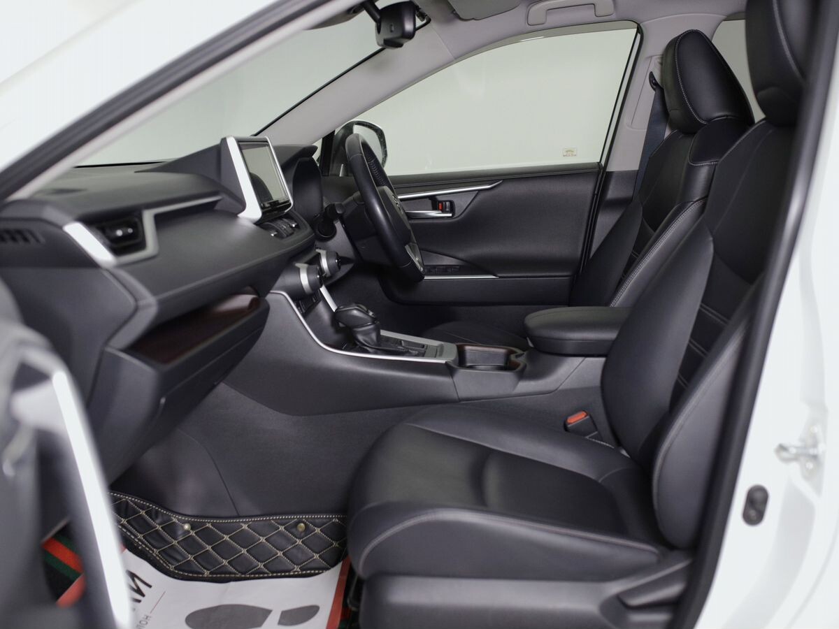 Toyota RAV4 2019 - фото автомобиля