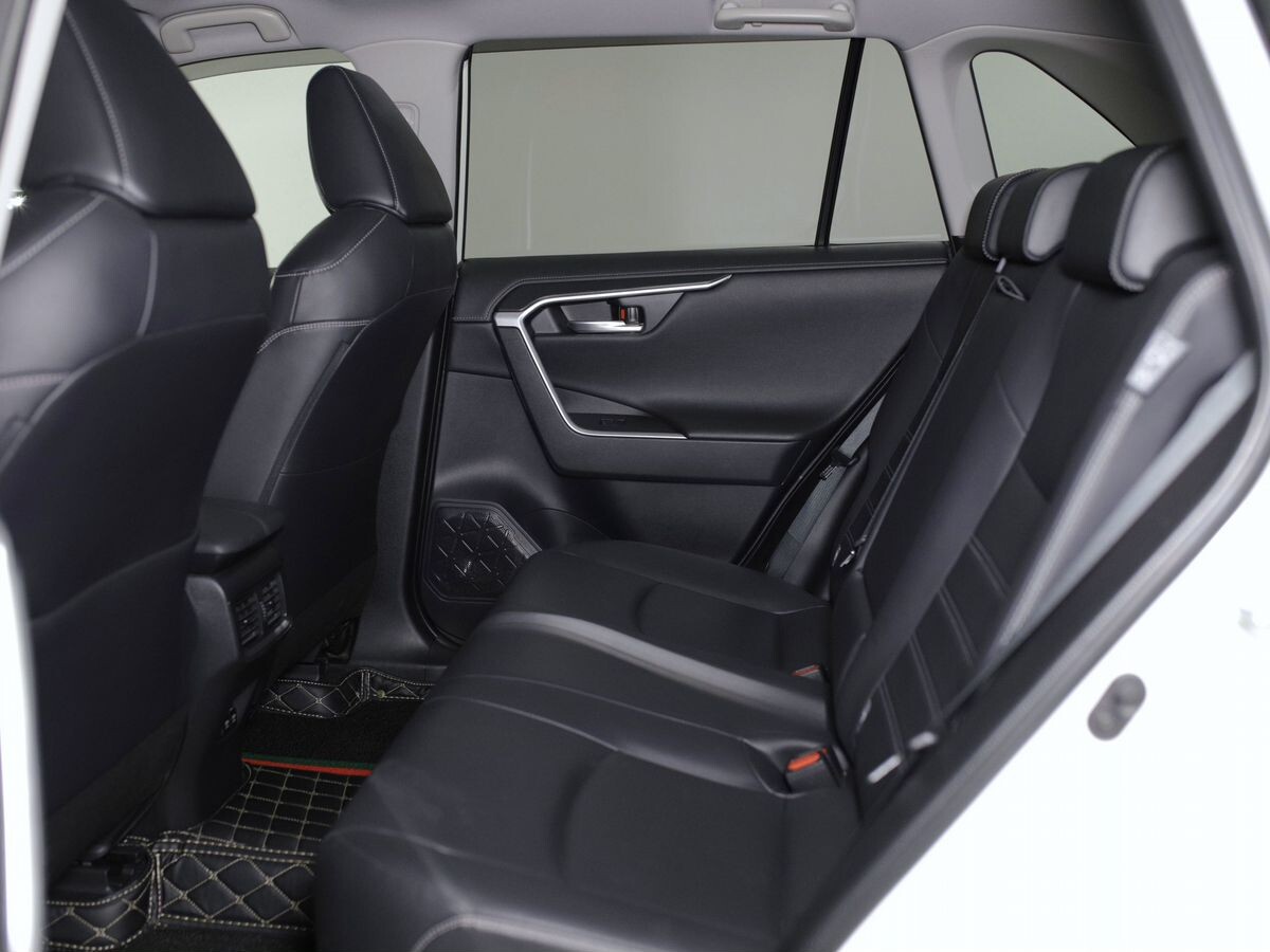 Toyota RAV4 2019 - фото автомобиля
