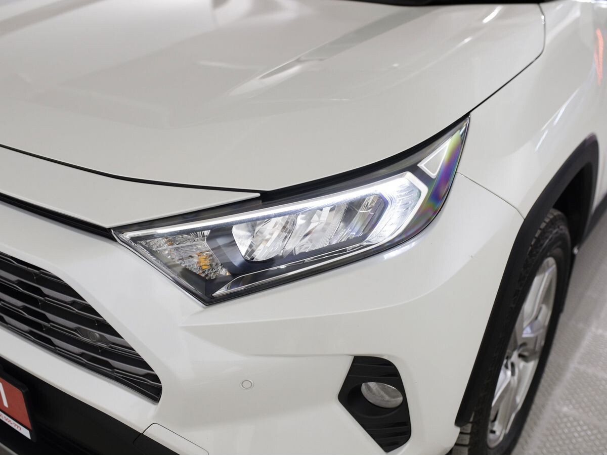Toyota RAV4 2019 - фото автомобиля