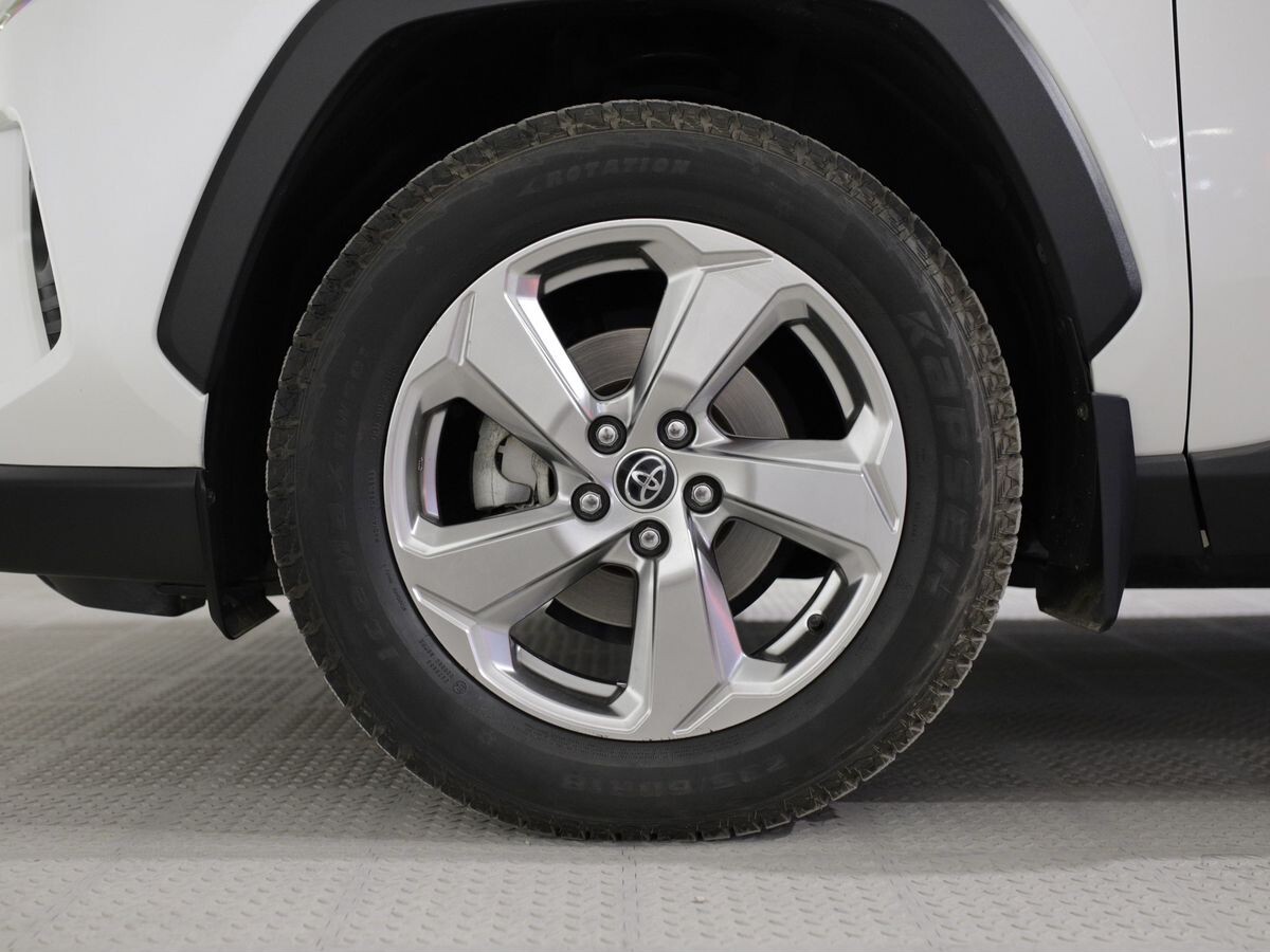 Toyota RAV4 2019 - фото автомобиля