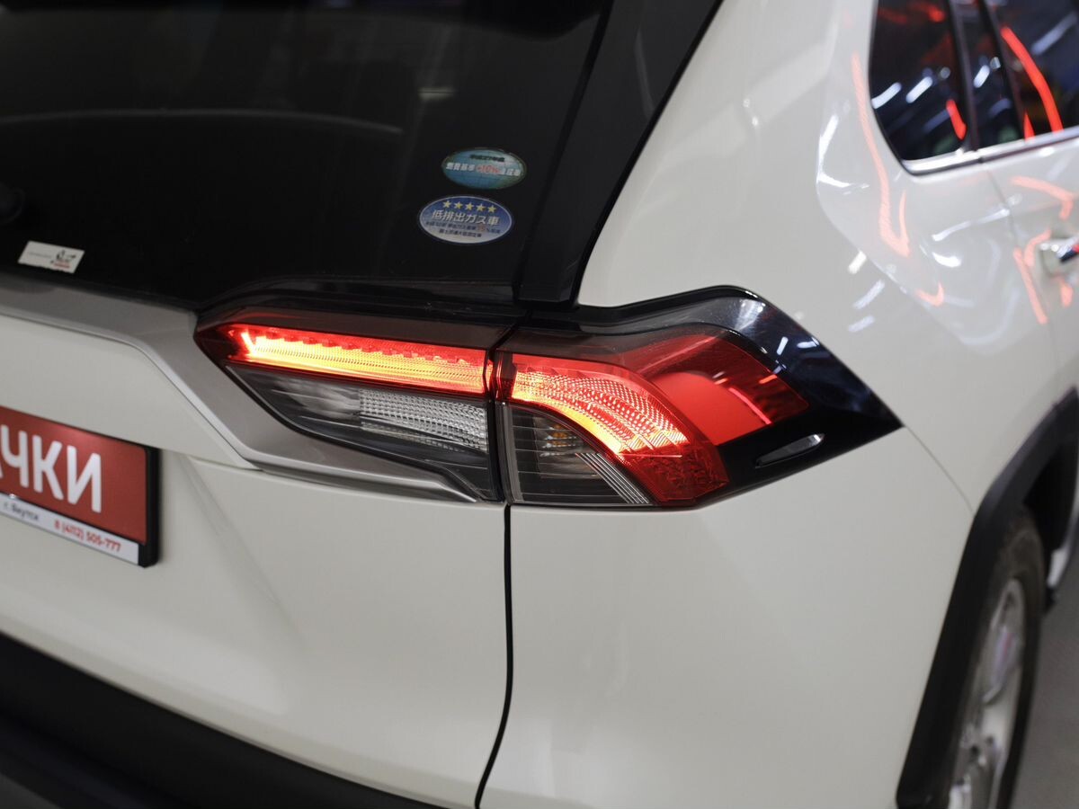Toyota RAV4 2019 - фото автомобиля