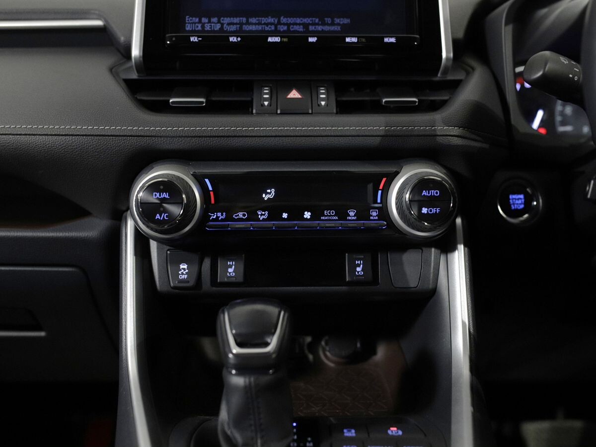 Toyota RAV4 2019 - фото автомобиля