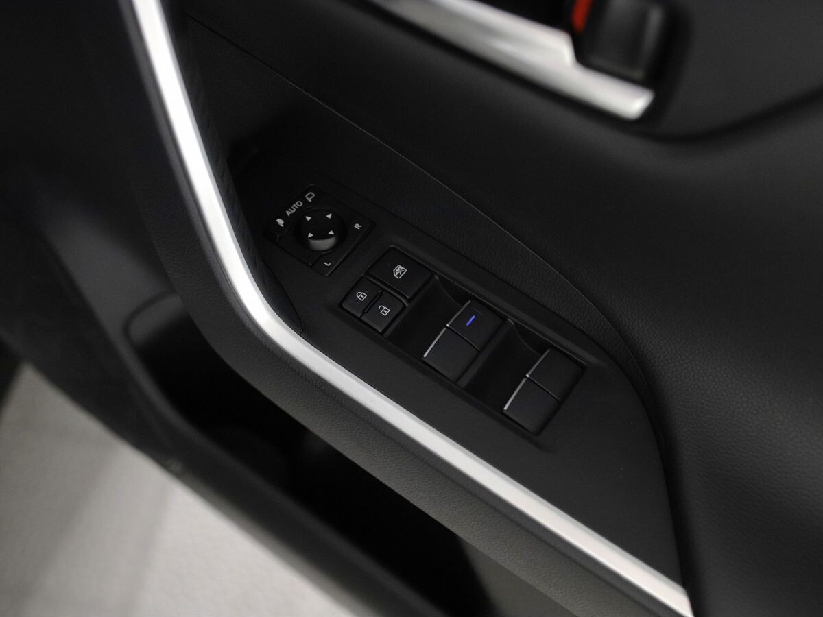 Toyota RAV4 2019 - фото автомобиля