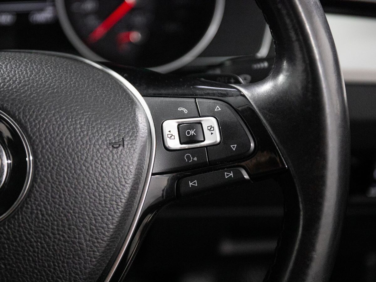 Volkswagen Passat 2015 - фото автомобиля