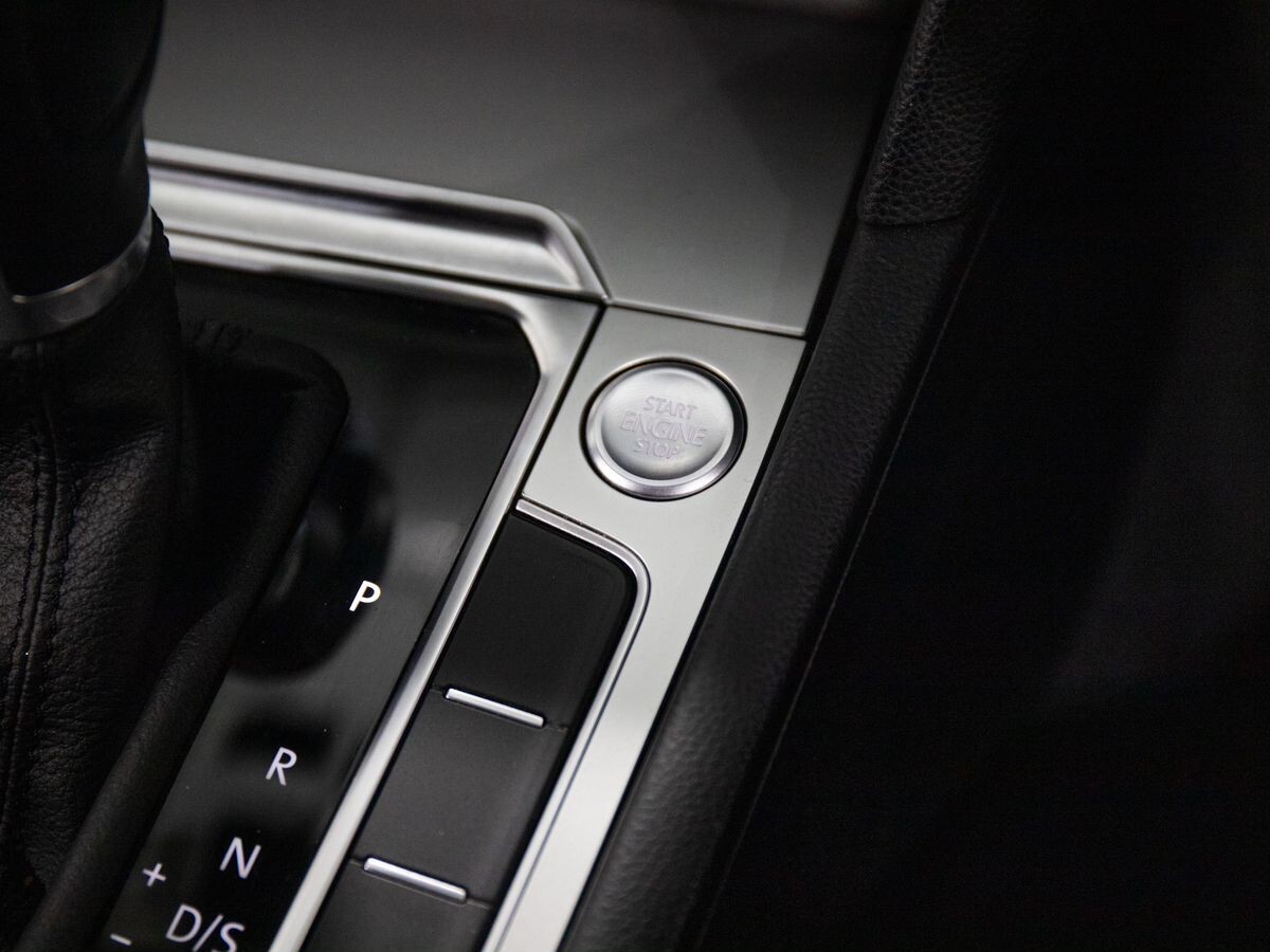Volkswagen Passat 2015 - фото автомобиля