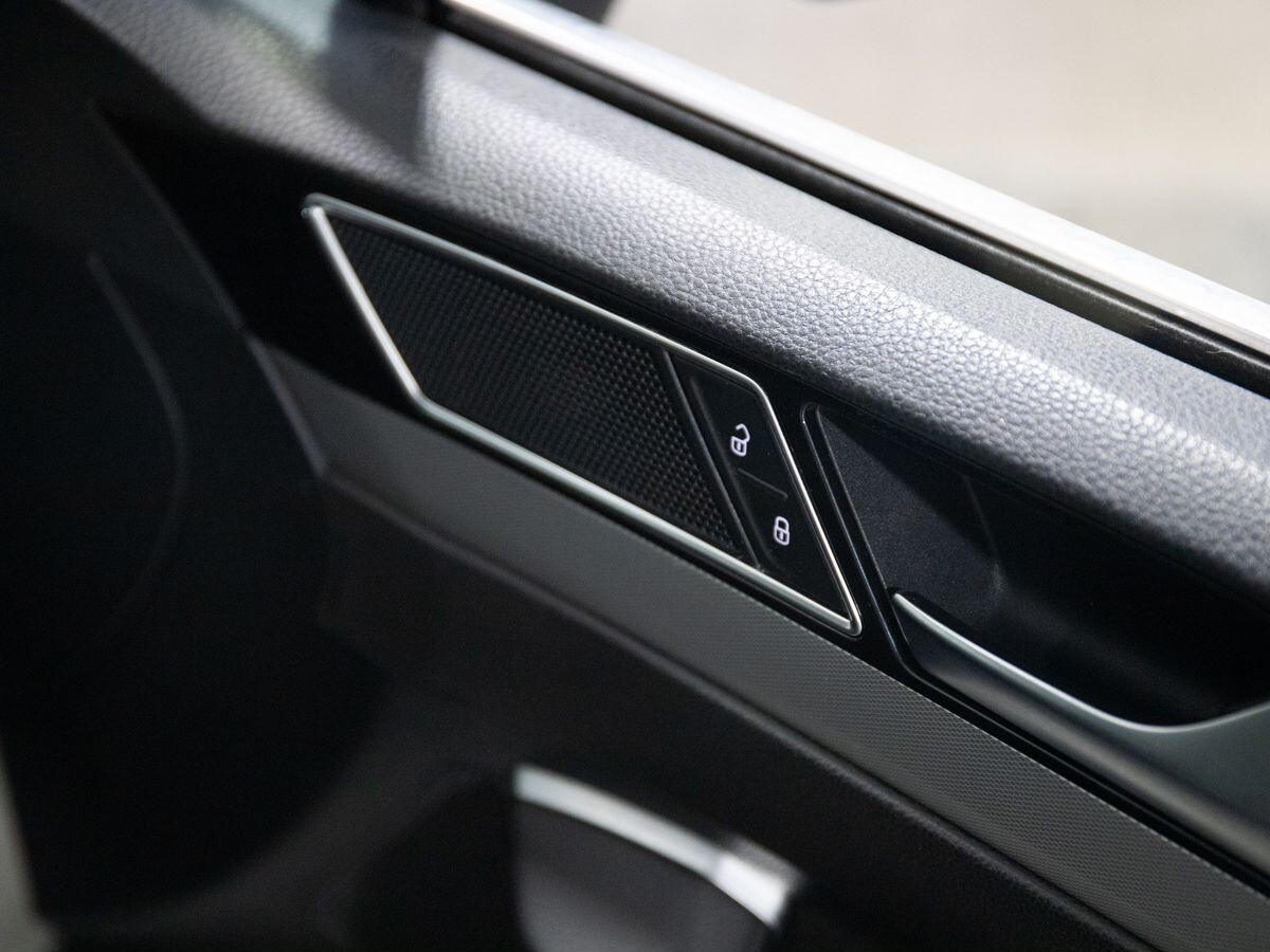 Volkswagen Passat 2015 - фото автомобиля