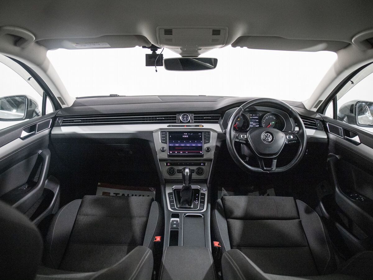 Volkswagen Passat 2015 - фото автомобиля
