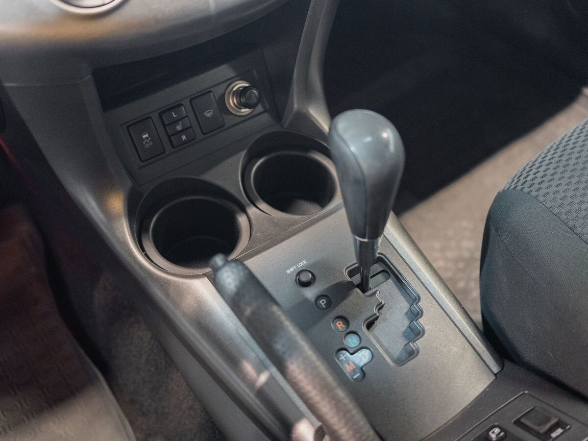 Toyota RAV4 2010 - фото автомобиля