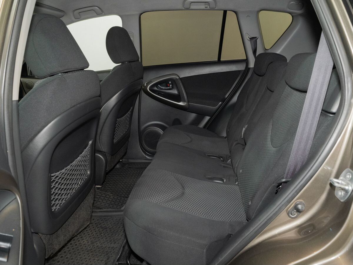 Toyota RAV4 2010 - фото автомобиля