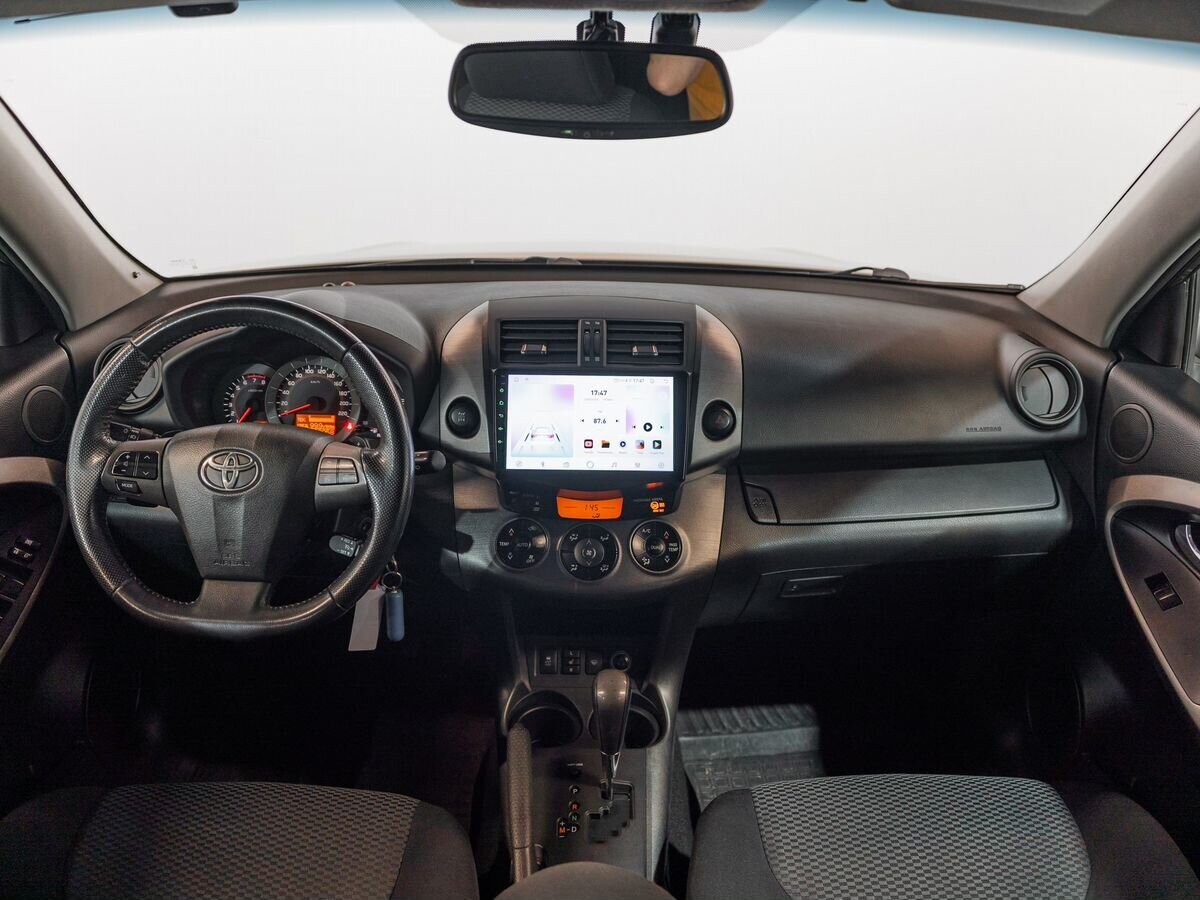 Toyota RAV4 2010 - фото автомобиля