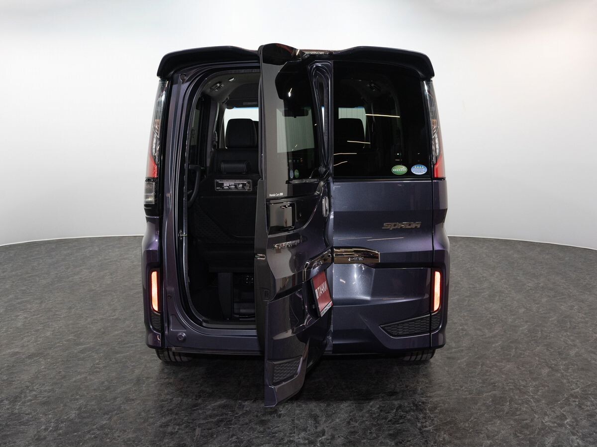 Honda Stepwgn 2015 - фото автомобиля