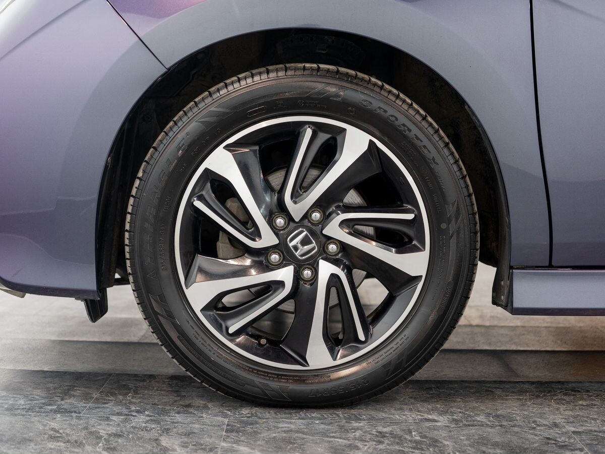 Honda Stepwgn 2015 - фото автомобиля