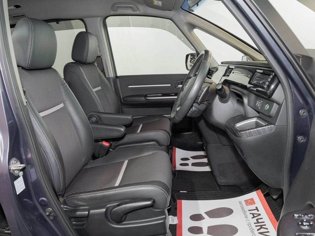 Honda Stepwgn 2015 - фото автомобиля