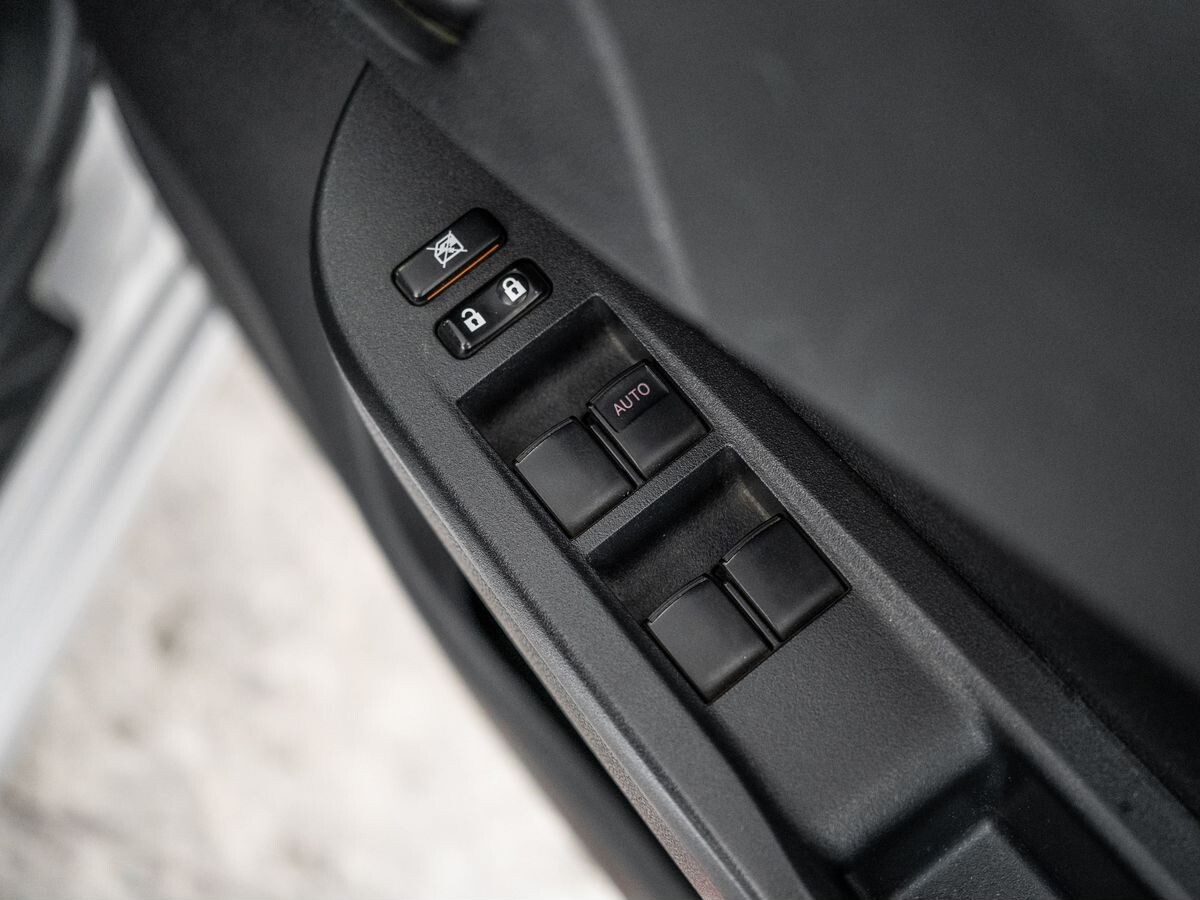 Toyota Ractis 2015 - фото автомобиля