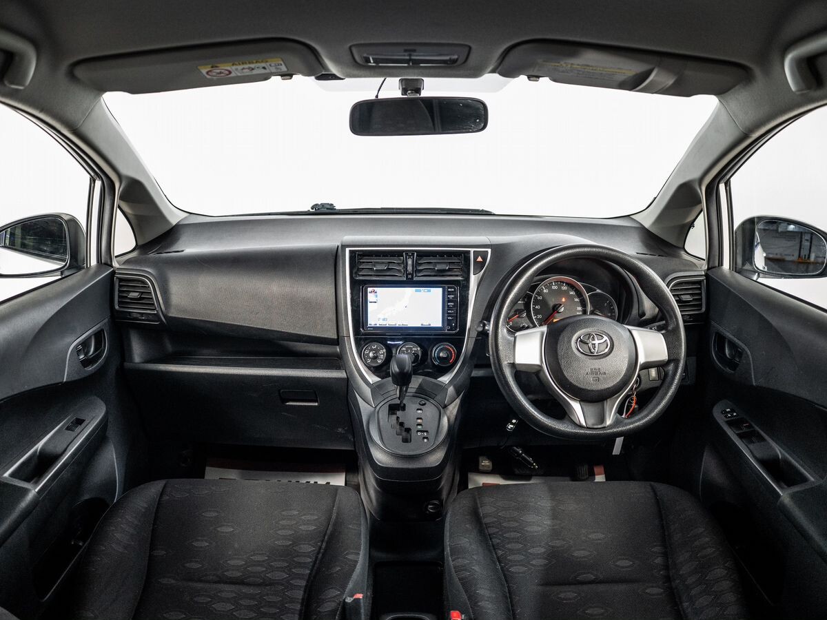 Toyota Ractis 2015 - фото автомобиля