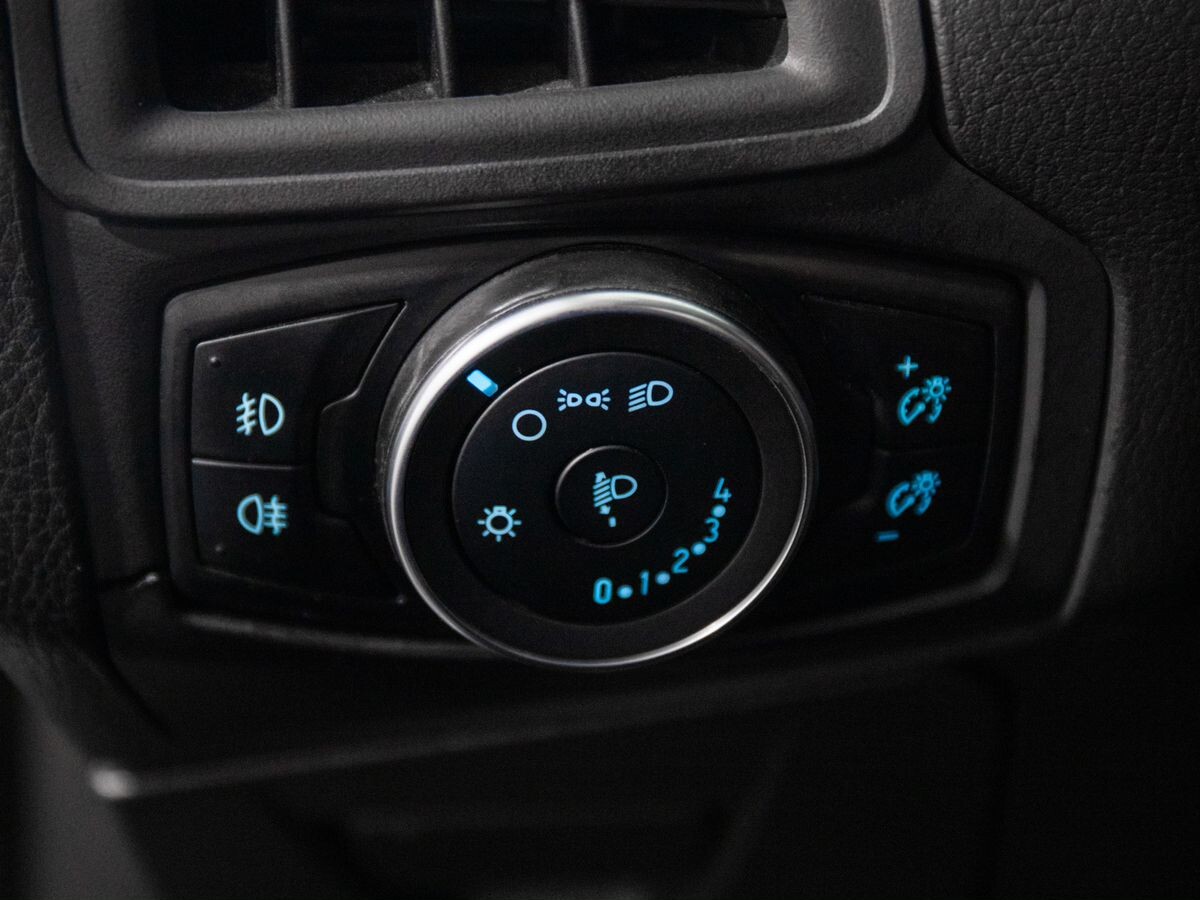 Ford Focus 2017 - фото автомобиля