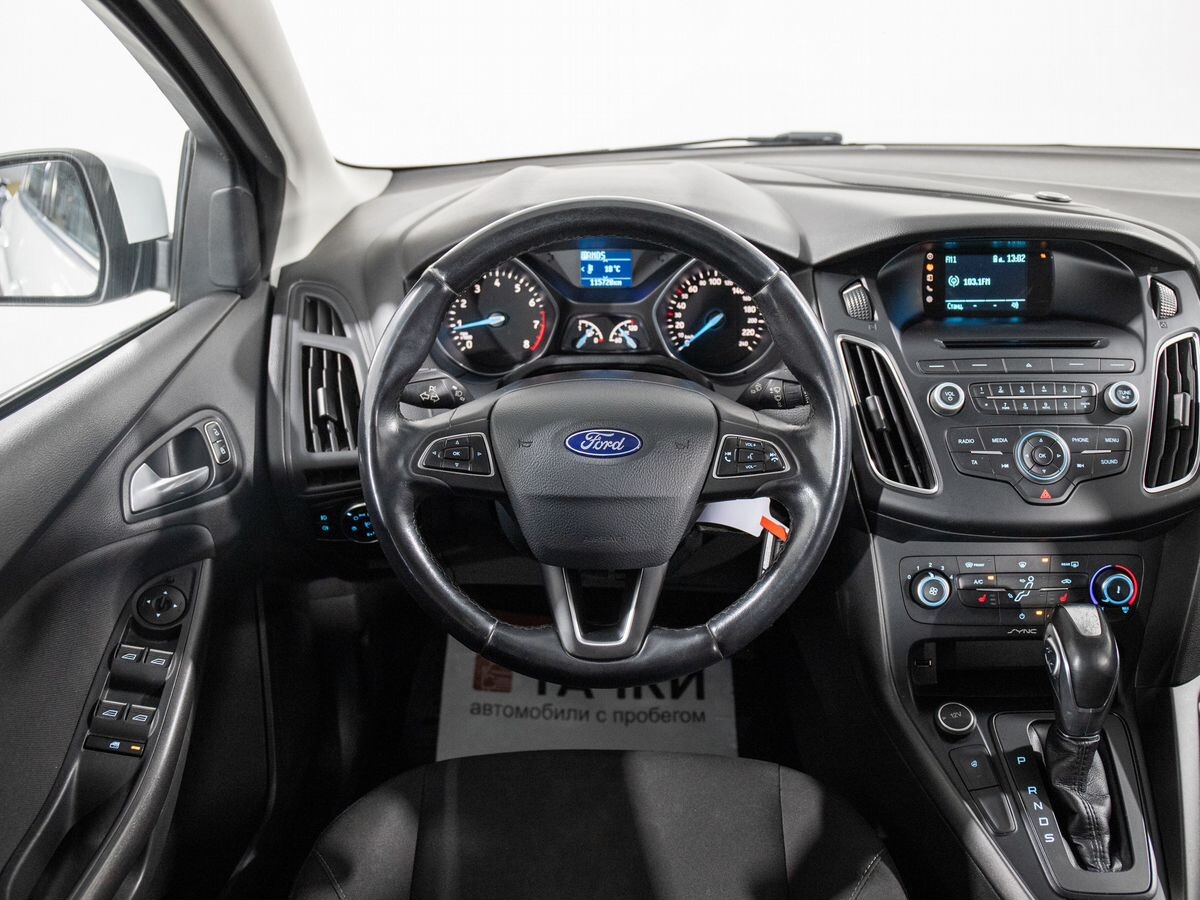 Ford Focus 2017 - фото автомобиля