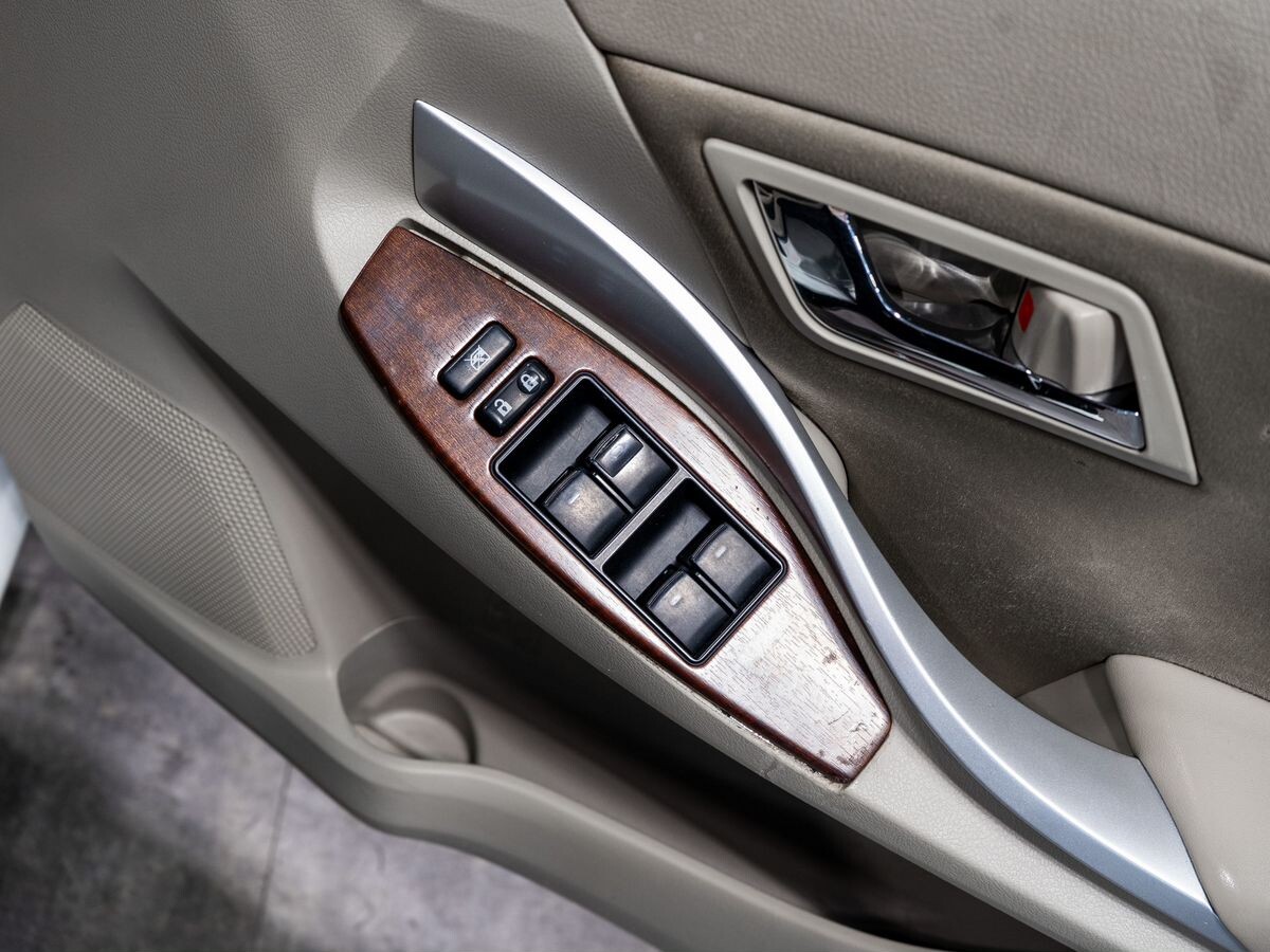 Toyota Premio 2011 - фото автомобиля