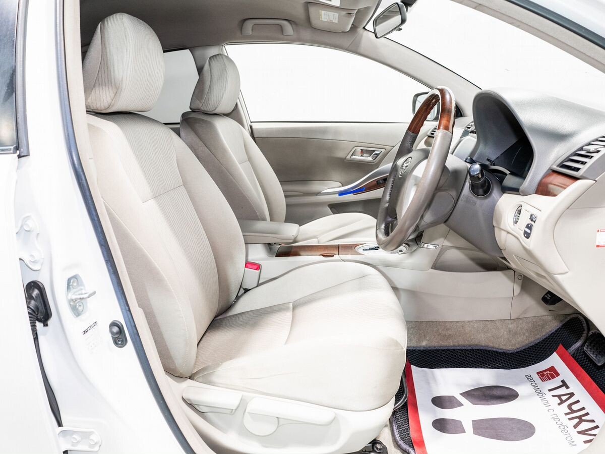 Toyota Premio 2011 - фото автомобиля