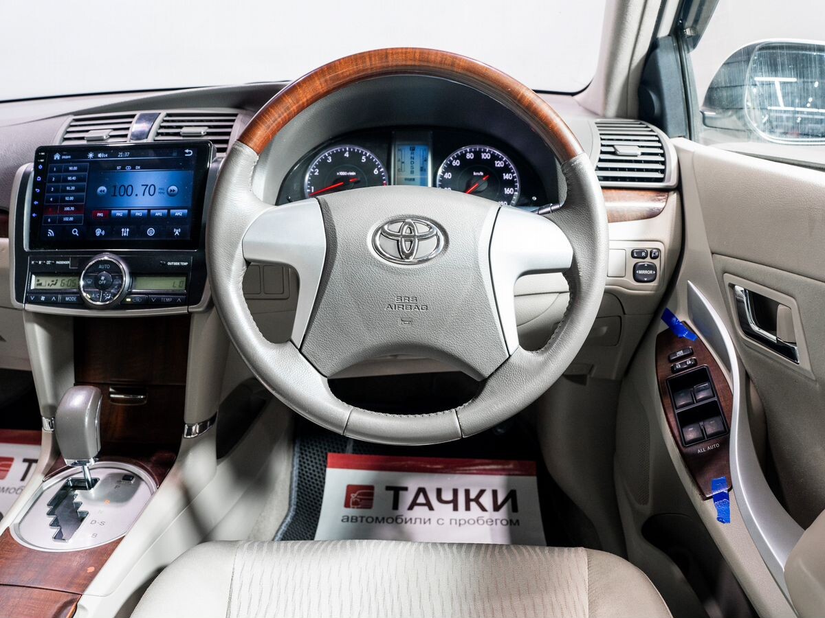 Toyota Premio 2011 - фото автомобиля