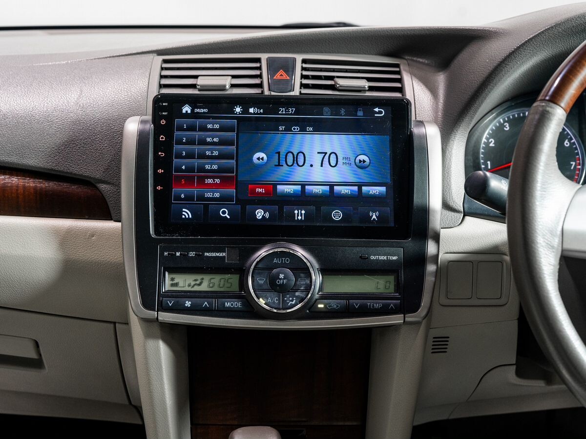 Toyota Premio 2011 - фото автомобиля