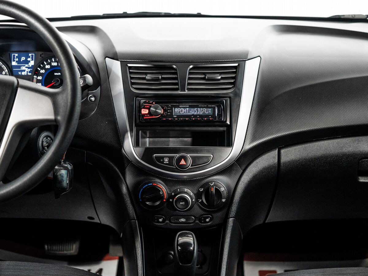 Hyundai Solaris 2014 - фото автомобиля