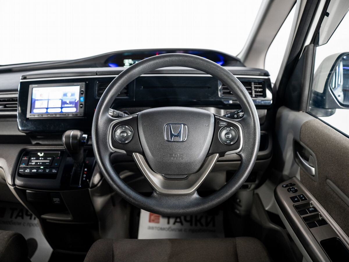 Honda Stepwgn 2016 - фото автомобиля