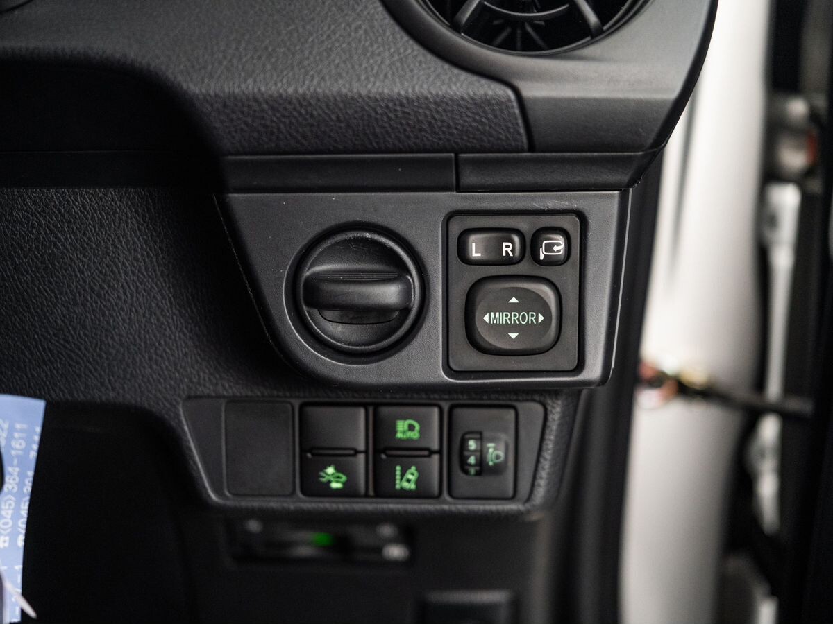 Toyota Corolla Fielder 2015 - фото автомобиля