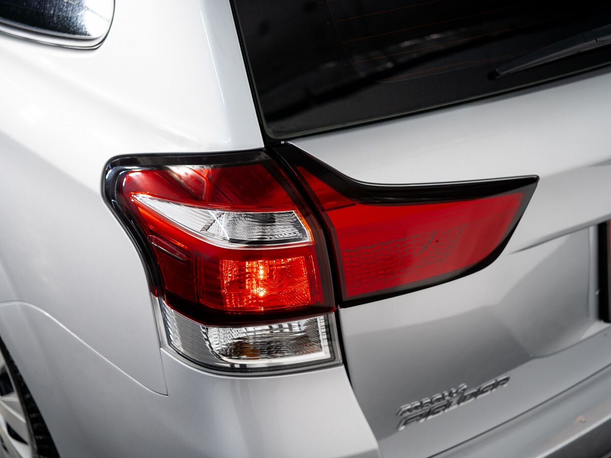 Toyota Corolla Fielder 2015 - фото автомобиля