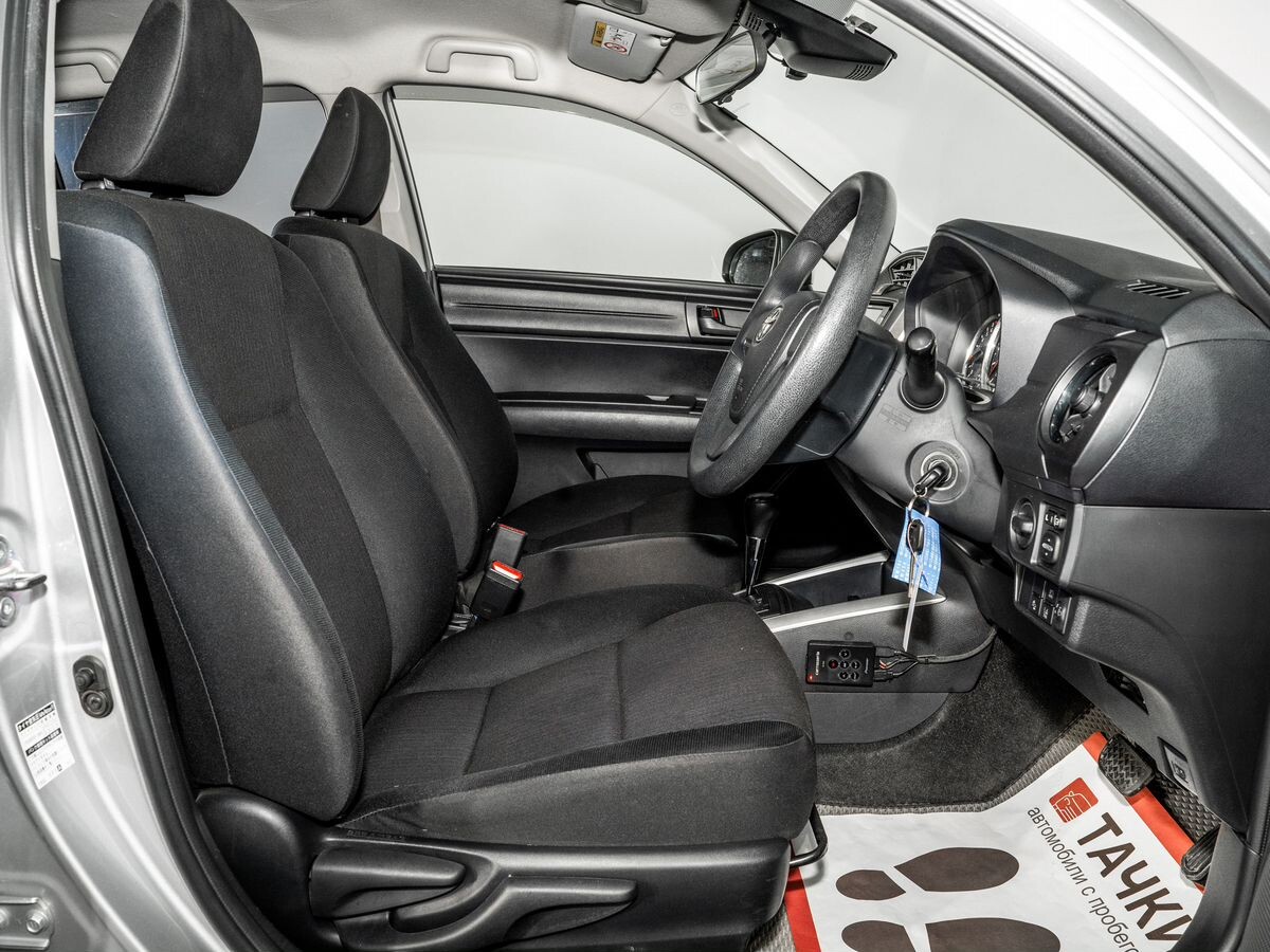 Toyota Corolla Fielder 2015 - фото автомобиля
