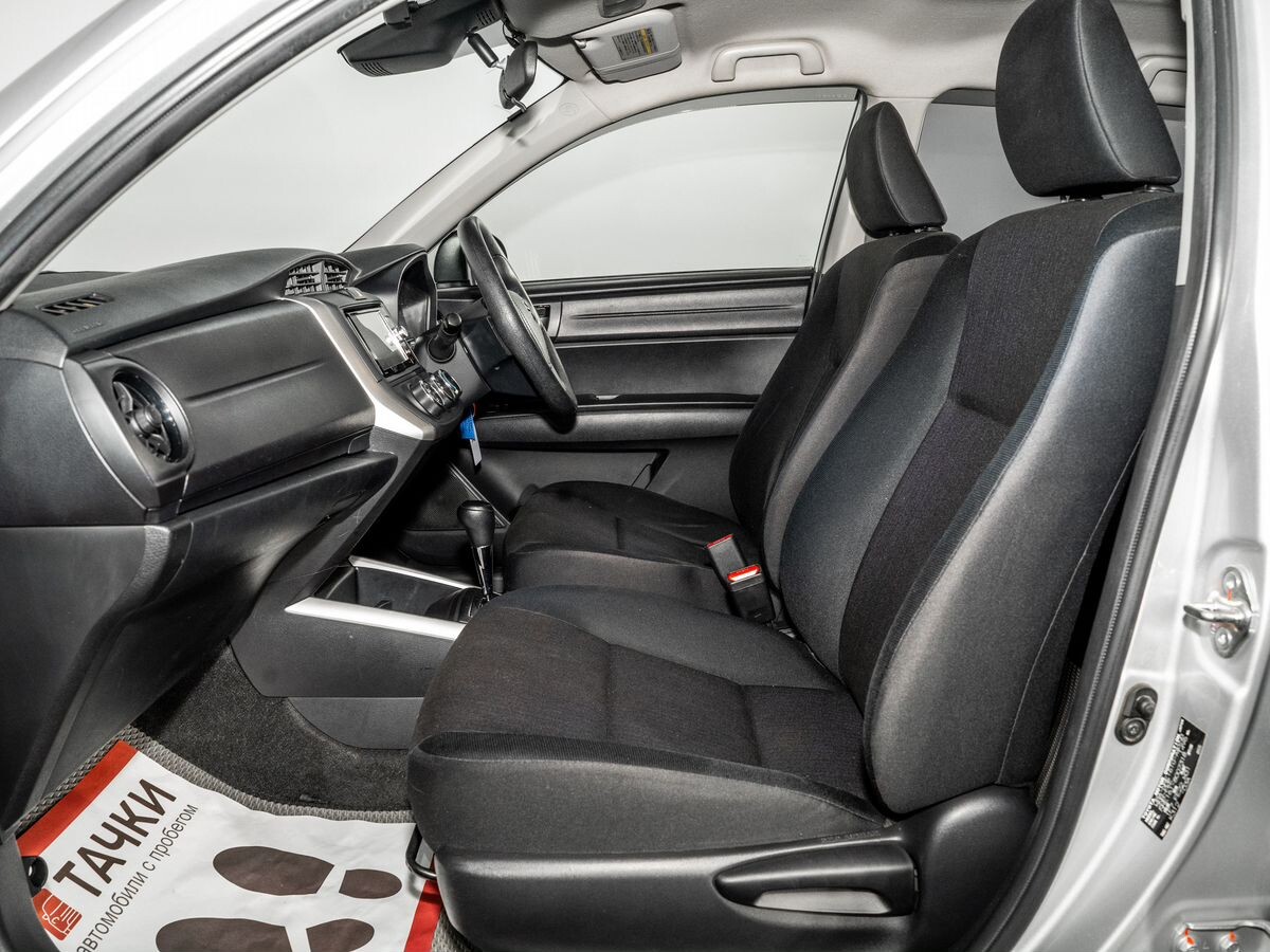 Toyota Corolla Fielder 2015 - фото автомобиля